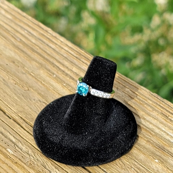 Blue and White Diamond Engagement Ring - Picture 2 of 9